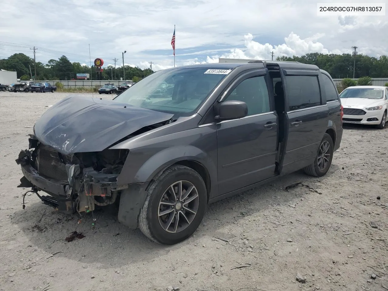 2C4RDGCG7HR813057 2017 Dodge Grand Caravan Sxt