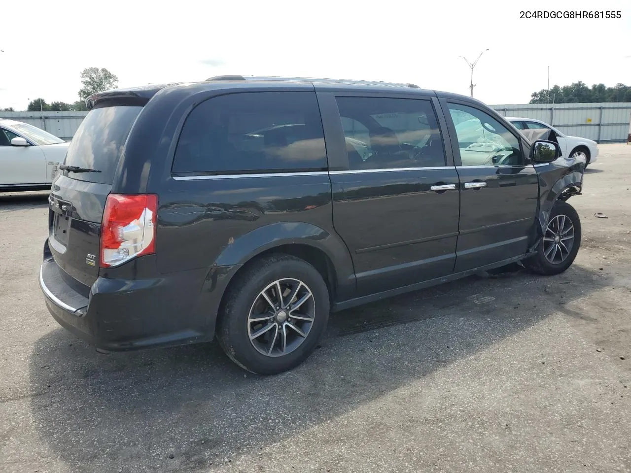 2C4RDGCG8HR681555 2017 Dodge Grand Caravan Sxt