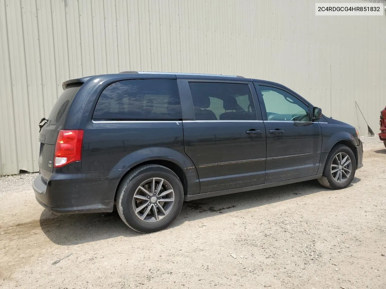 2C4RDGCG4HR851832 2017 Dodge Grand Caravan Sxt