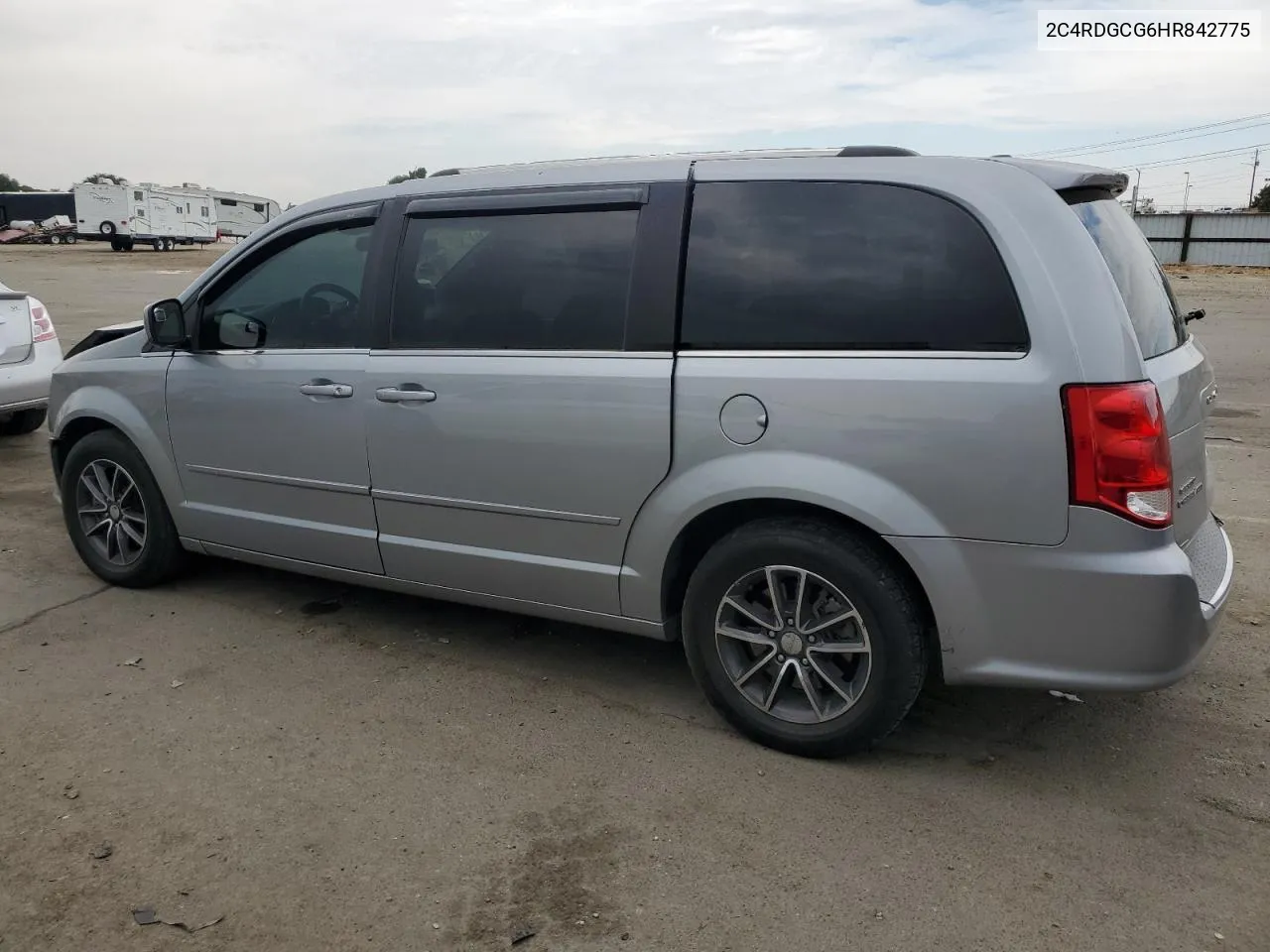 2C4RDGCG6HR842775 2017 Dodge Grand Caravan Sxt