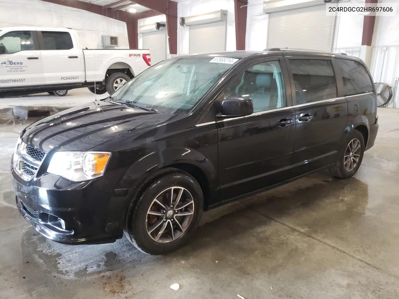 2017 Dodge Grand Caravan Sxt VIN: 2C4RDGCG2HR697606 Lot: 67885214