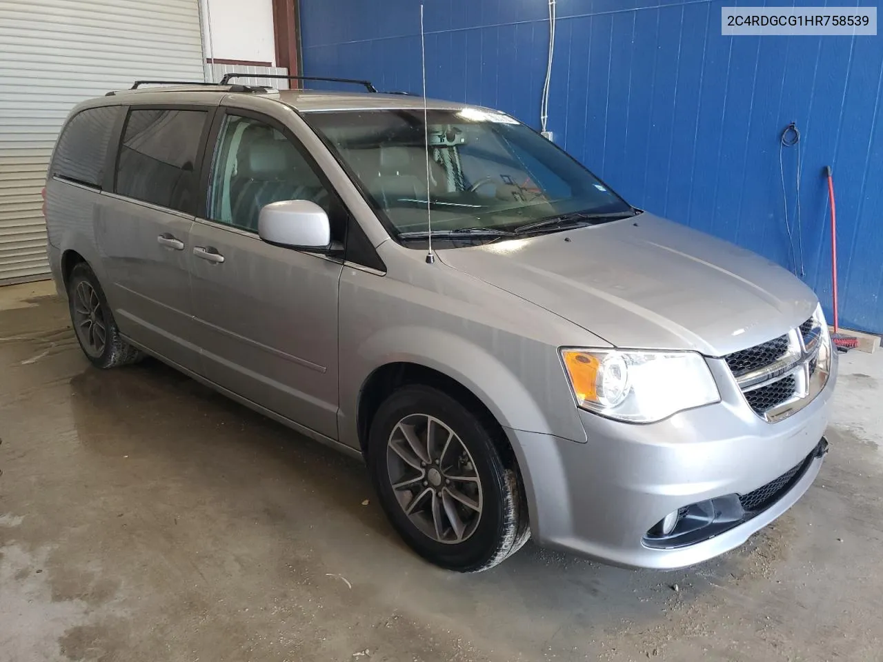 2C4RDGCG1HR758539 2017 Dodge Grand Caravan Sxt