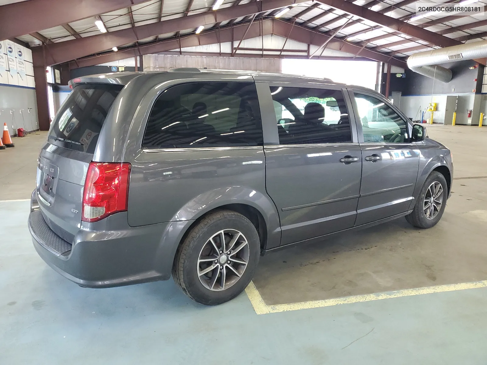 2C4RDGCG5HR808181 2017 Dodge Grand Caravan Sxt