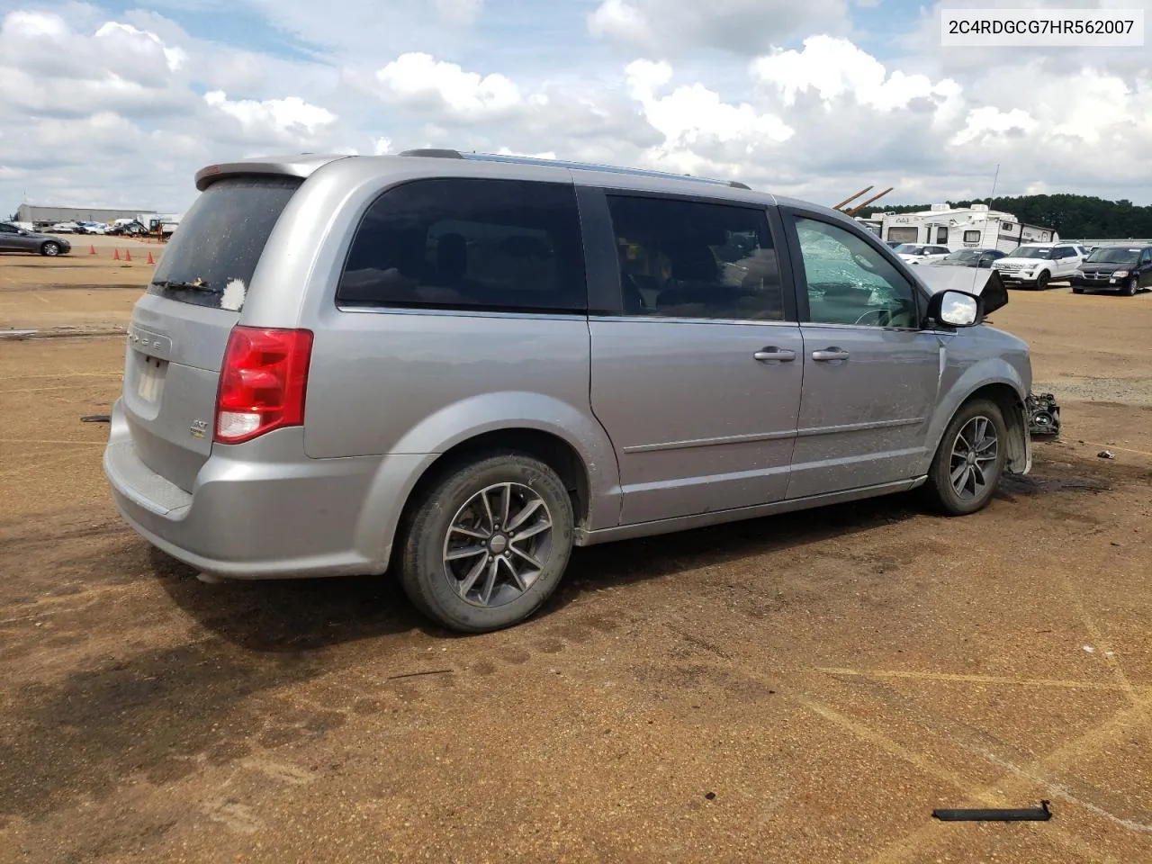 2C4RDGCG7HR562007 2017 Dodge Grand Caravan Sxt