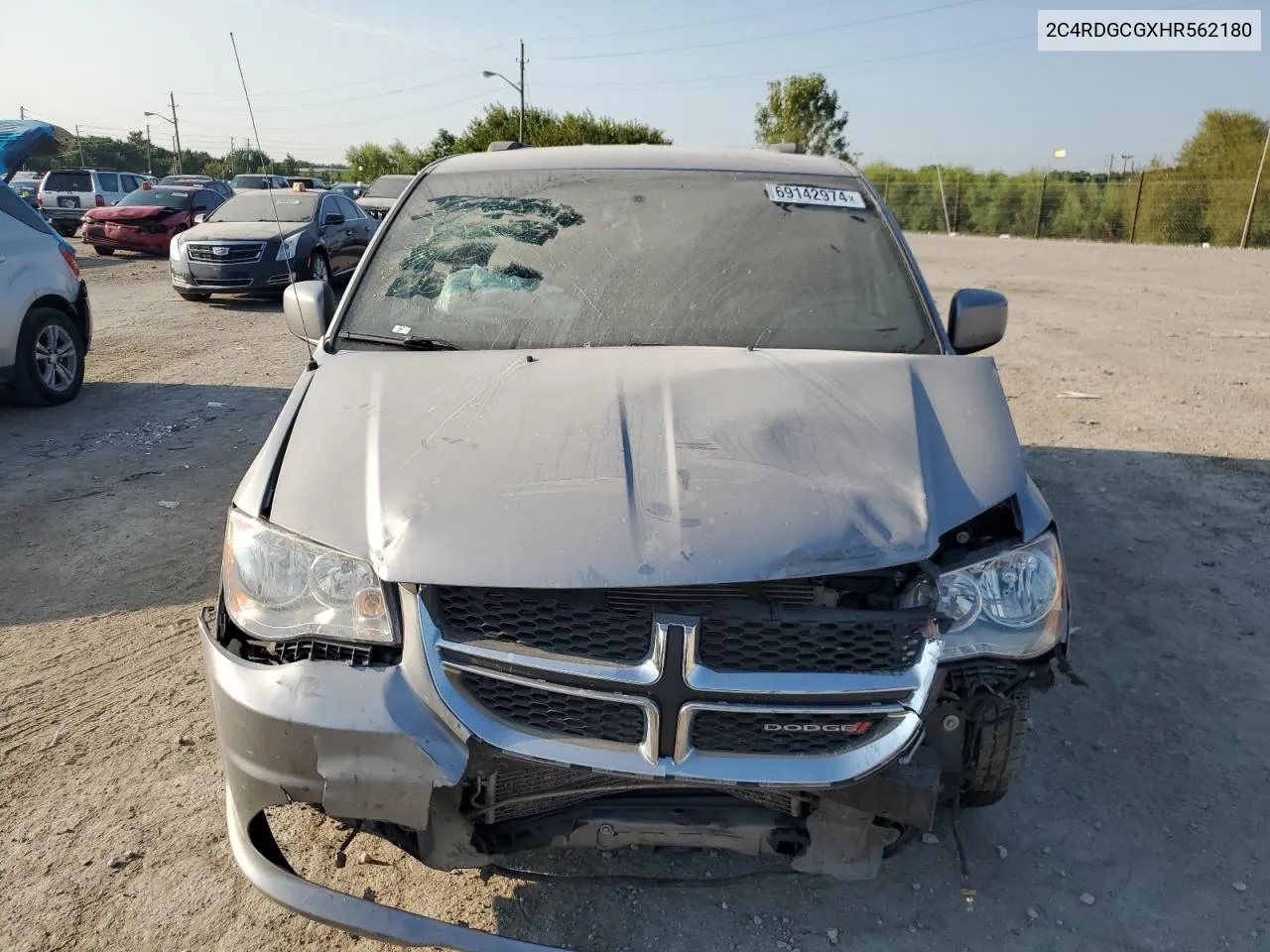 2C4RDGCGXHR562180 2017 Dodge Grand Caravan Sxt