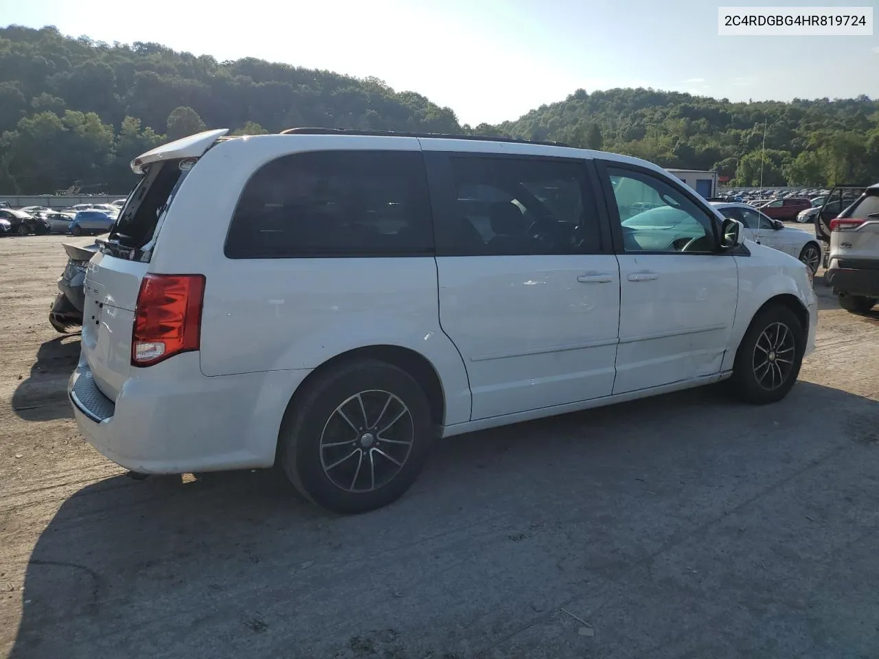 2C4RDGBG4HR819724 2017 Dodge Grand Caravan Se