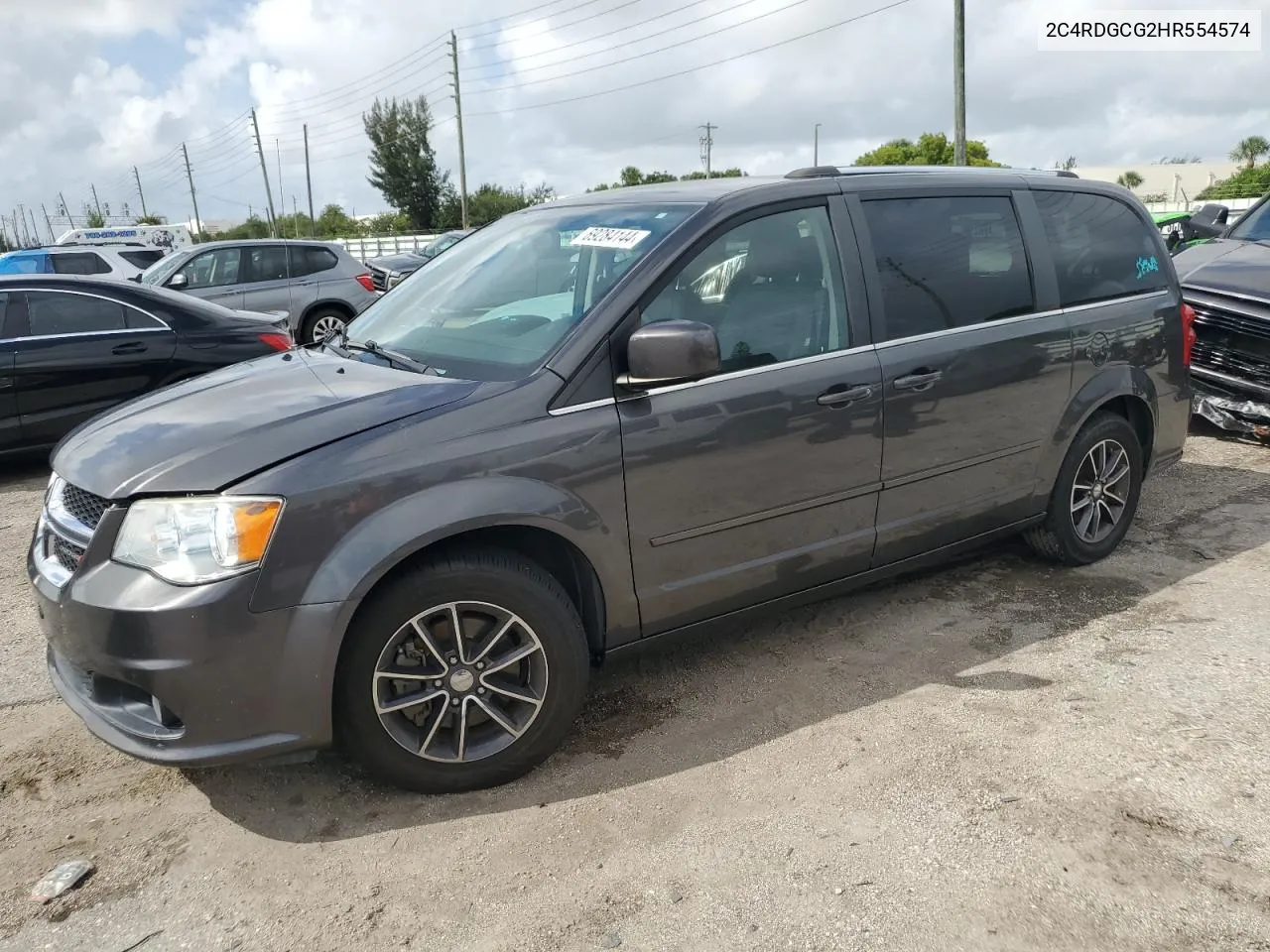 2C4RDGCG2HR554574 2017 Dodge Grand Caravan Sxt