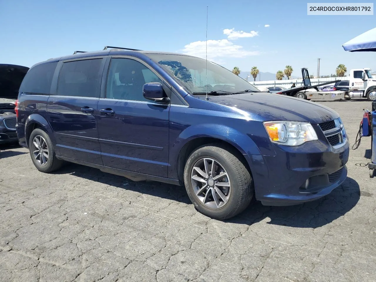 2C4RDGCGXHR801792 2017 Dodge Grand Caravan Sxt