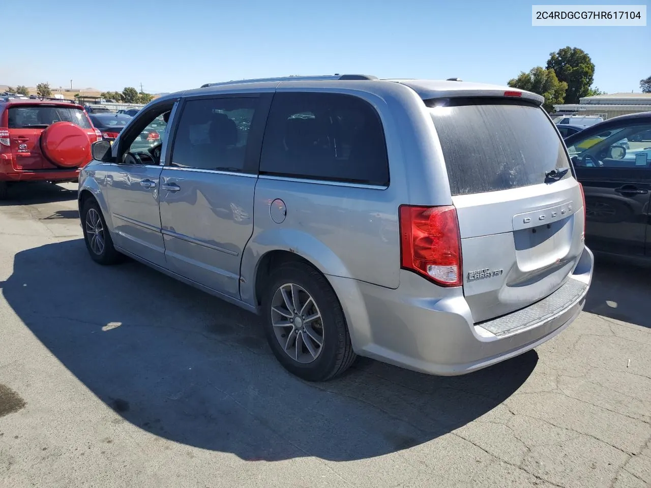 2017 Dodge Grand Caravan Sxt VIN: 2C4RDGCG7HR617104 Lot: 70701144