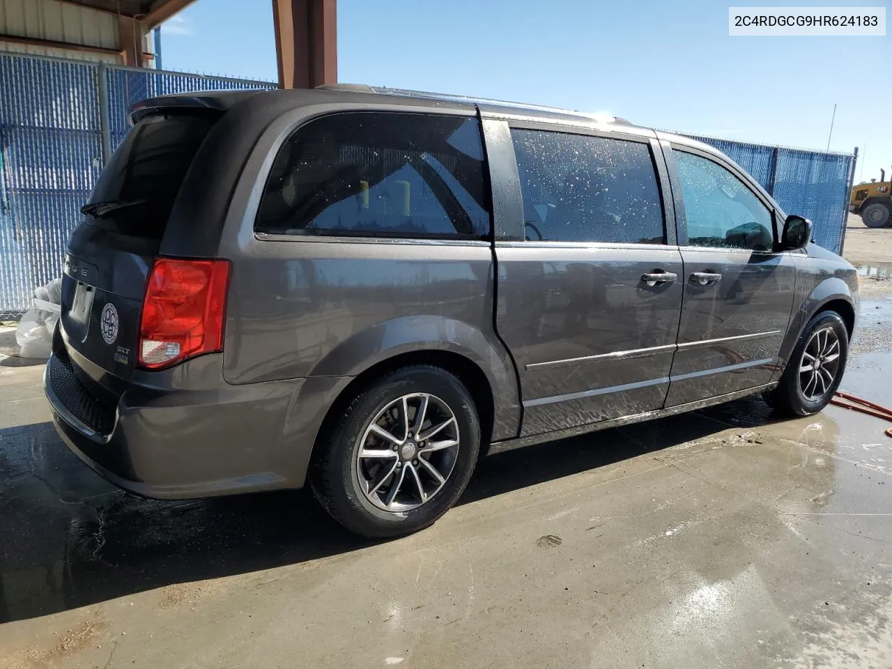 2C4RDGCG9HR624183 2017 Dodge Grand Caravan Sxt