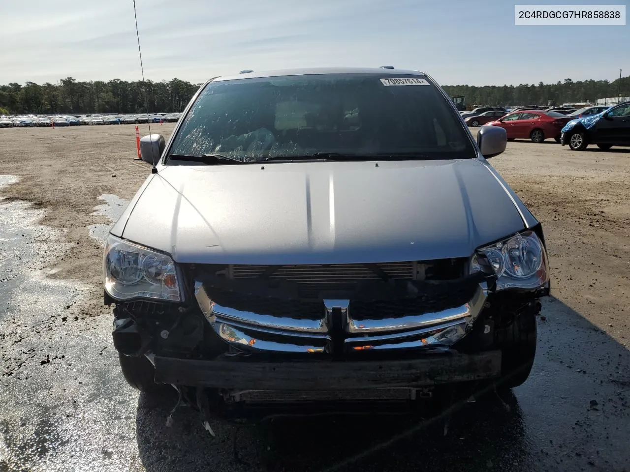 2C4RDGCG7HR858838 2017 Dodge Grand Caravan Sxt