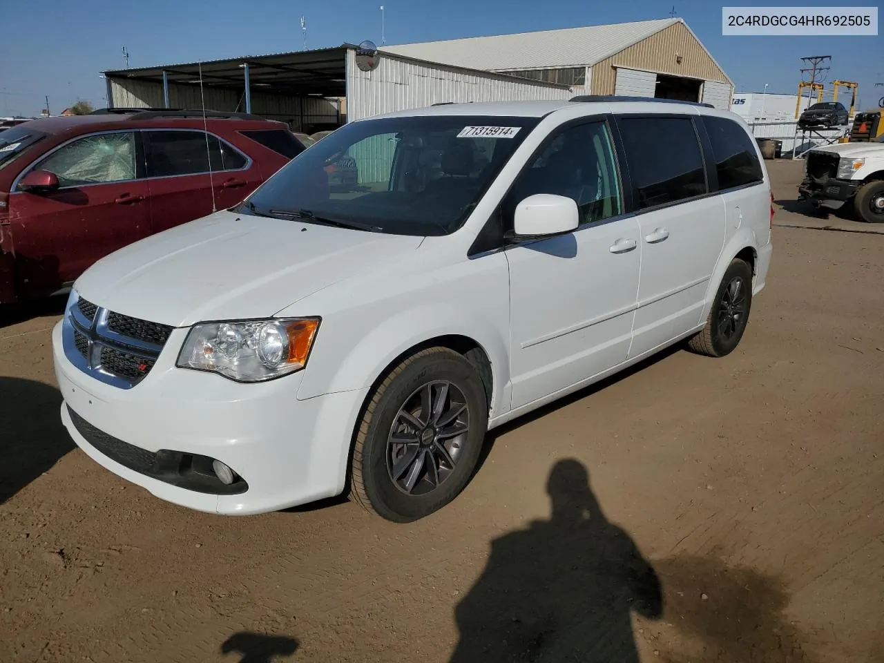 2C4RDGCG4HR692505 2017 Dodge Grand Caravan Sxt