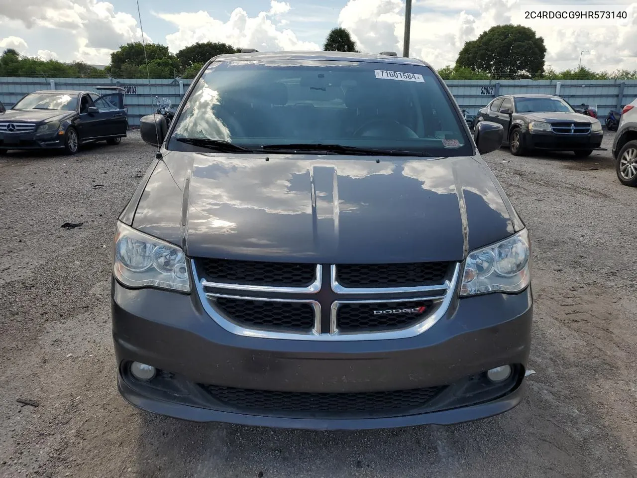 2017 Dodge Grand Caravan Sxt VIN: 2C4RDGCG9HR573140 Lot: 71601584