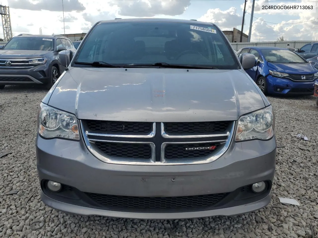 2017 Dodge Grand Caravan Sxt VIN: 2C4RDGCG6HR713063 Lot: 71758504