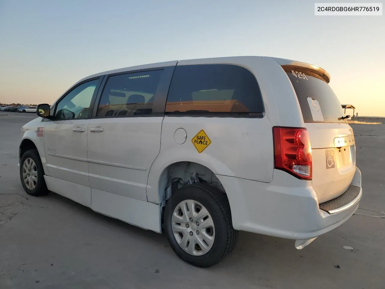 2C4RDGBG6HR776519 2017 Dodge Grand Caravan Se