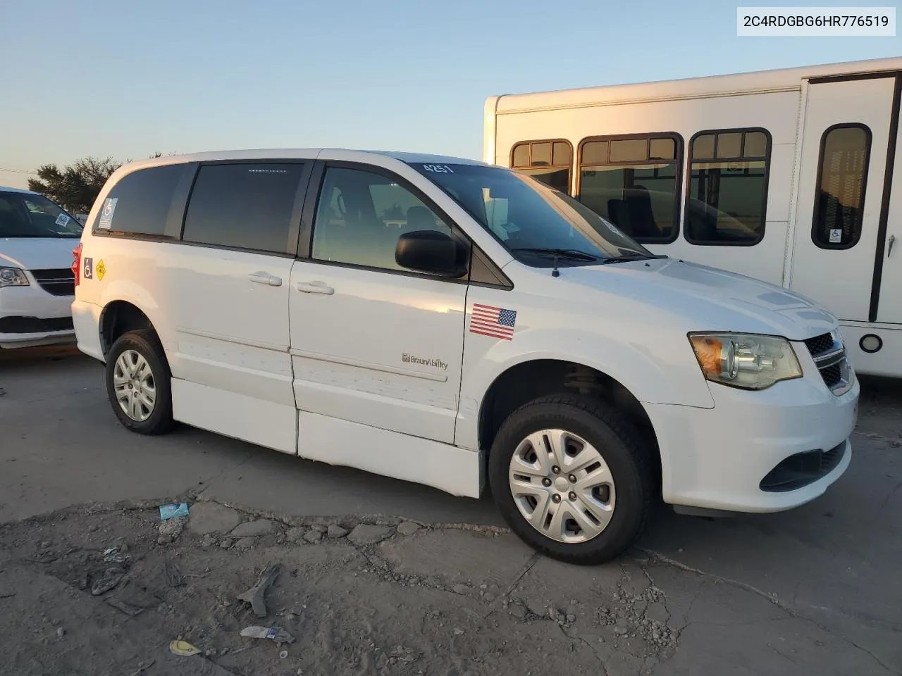 2C4RDGBG6HR776519 2017 Dodge Grand Caravan Se