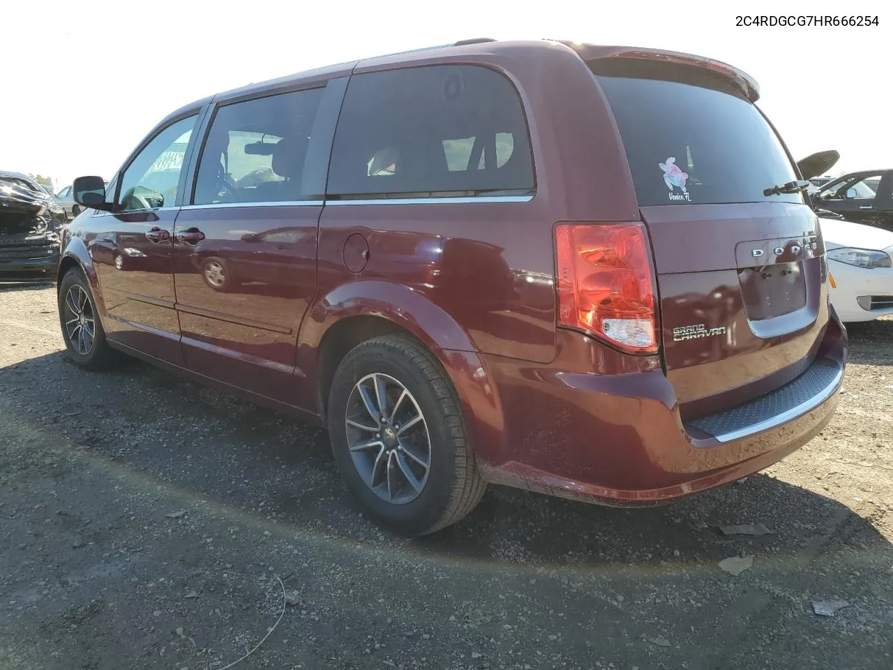 2C4RDGCG7HR666254 2017 Dodge Grand Caravan Sxt