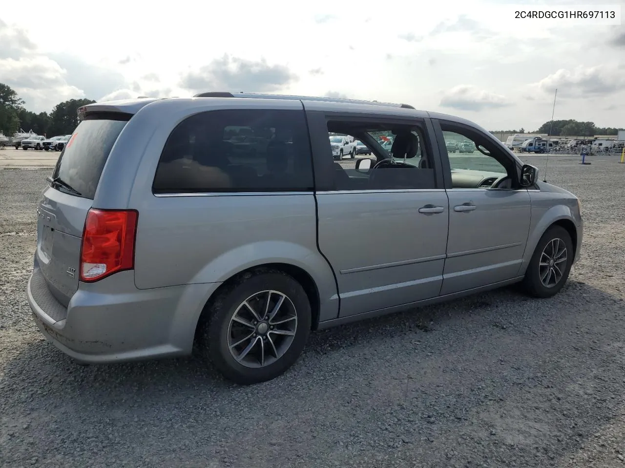 2C4RDGCG1HR697113 2017 Dodge Grand Caravan Sxt