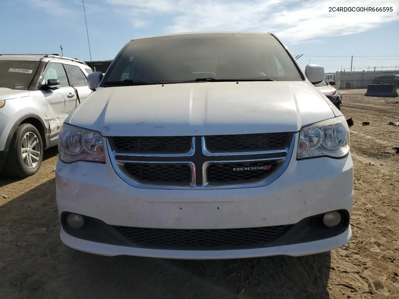 2017 Dodge Grand Caravan Sxt VIN: 2C4RDGCG0HR666595 Lot: 73238554