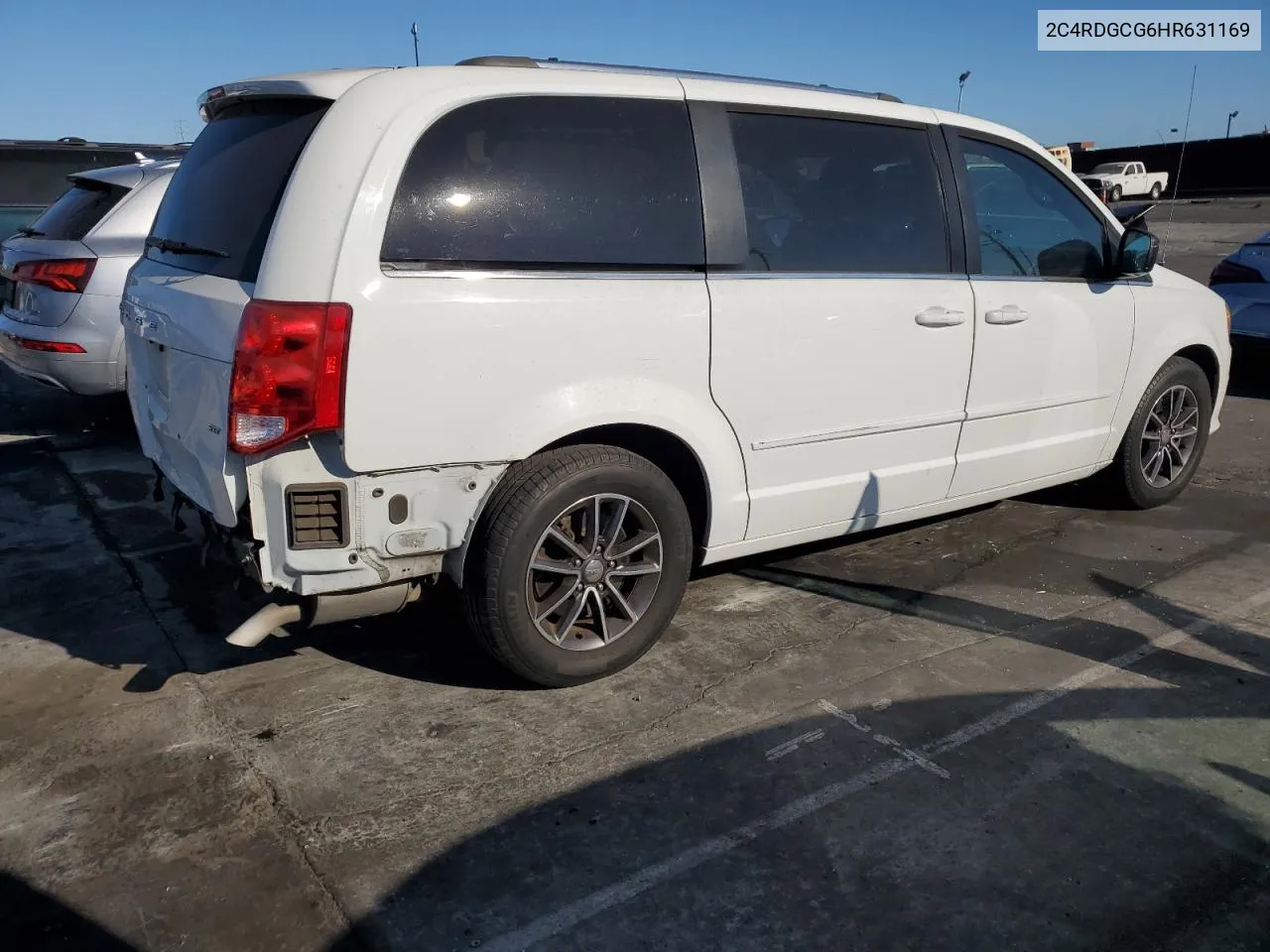 2C4RDGCG6HR631169 2017 Dodge Grand Caravan Sxt