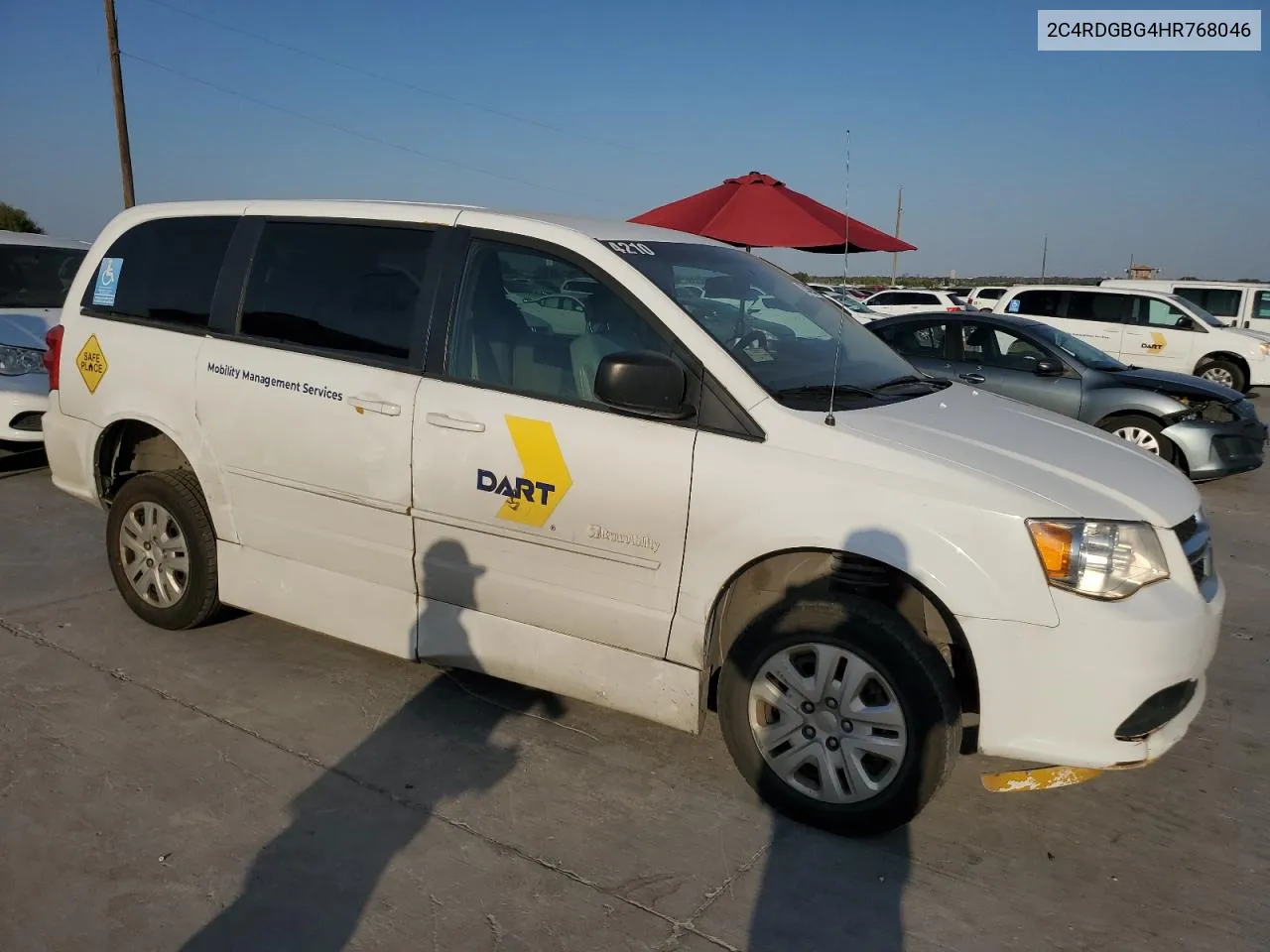 2C4RDGBG4HR768046 2017 Dodge Grand Caravan Se