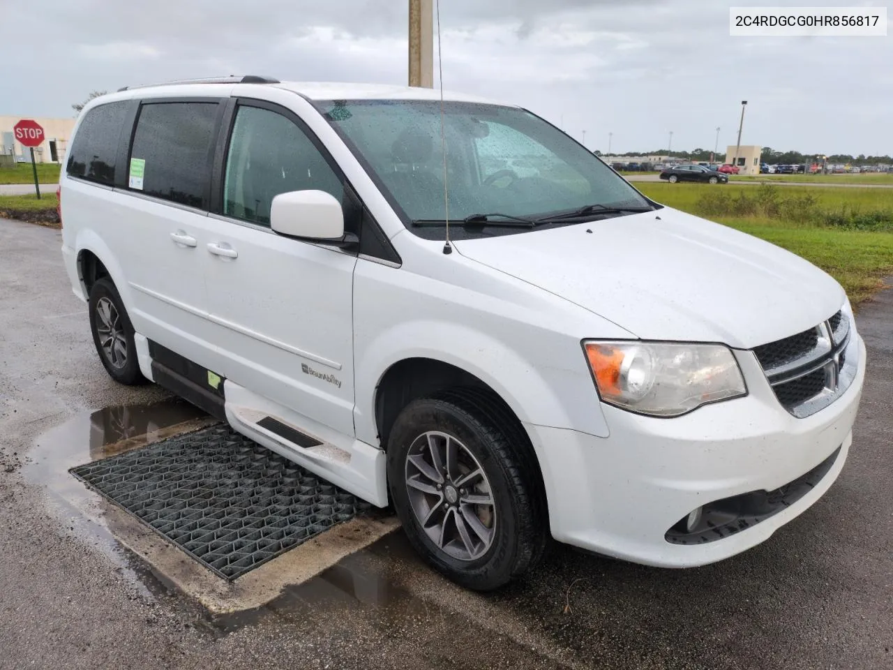 2017 Dodge Grand Caravan Sxt VIN: 2C4RDGCG0HR856817 Lot: 75873324