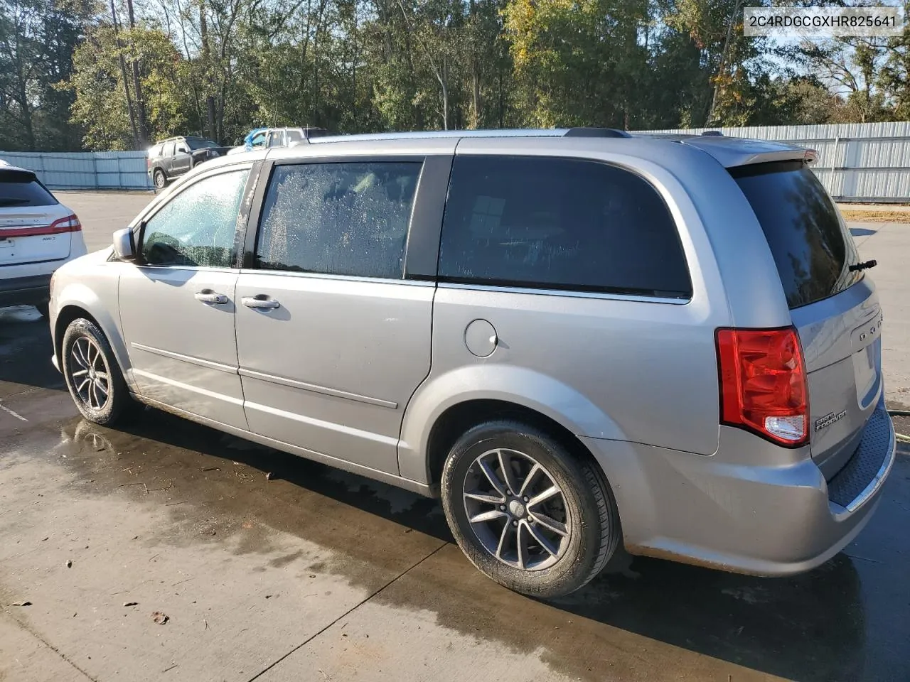 2017 Dodge Grand Caravan Sxt VIN: 2C4RDGCGXHR825641 Lot: 76611184