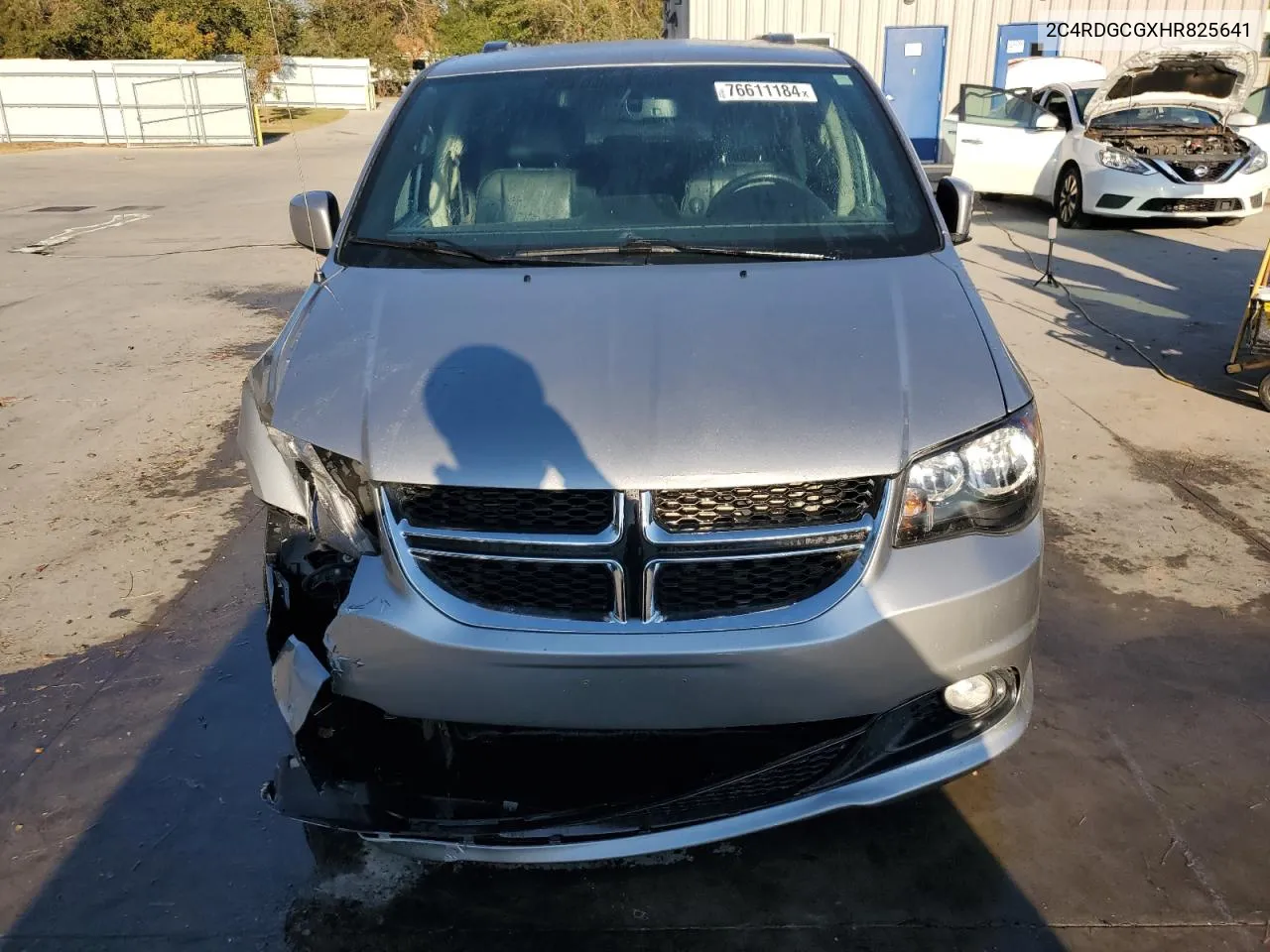 2017 Dodge Grand Caravan Sxt VIN: 2C4RDGCGXHR825641 Lot: 76611184