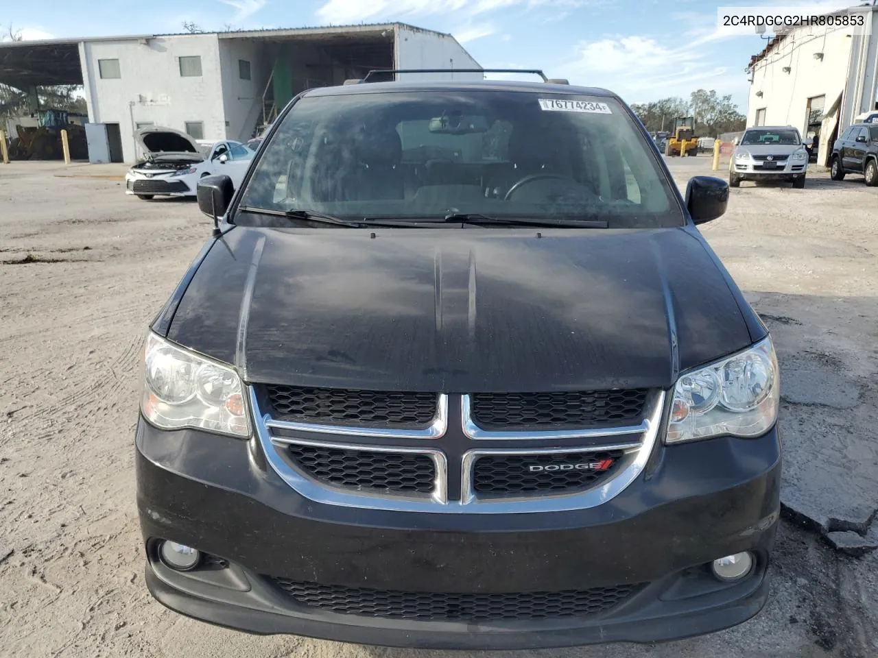 2C4RDGCG2HR805853 2017 Dodge Grand Caravan Sxt