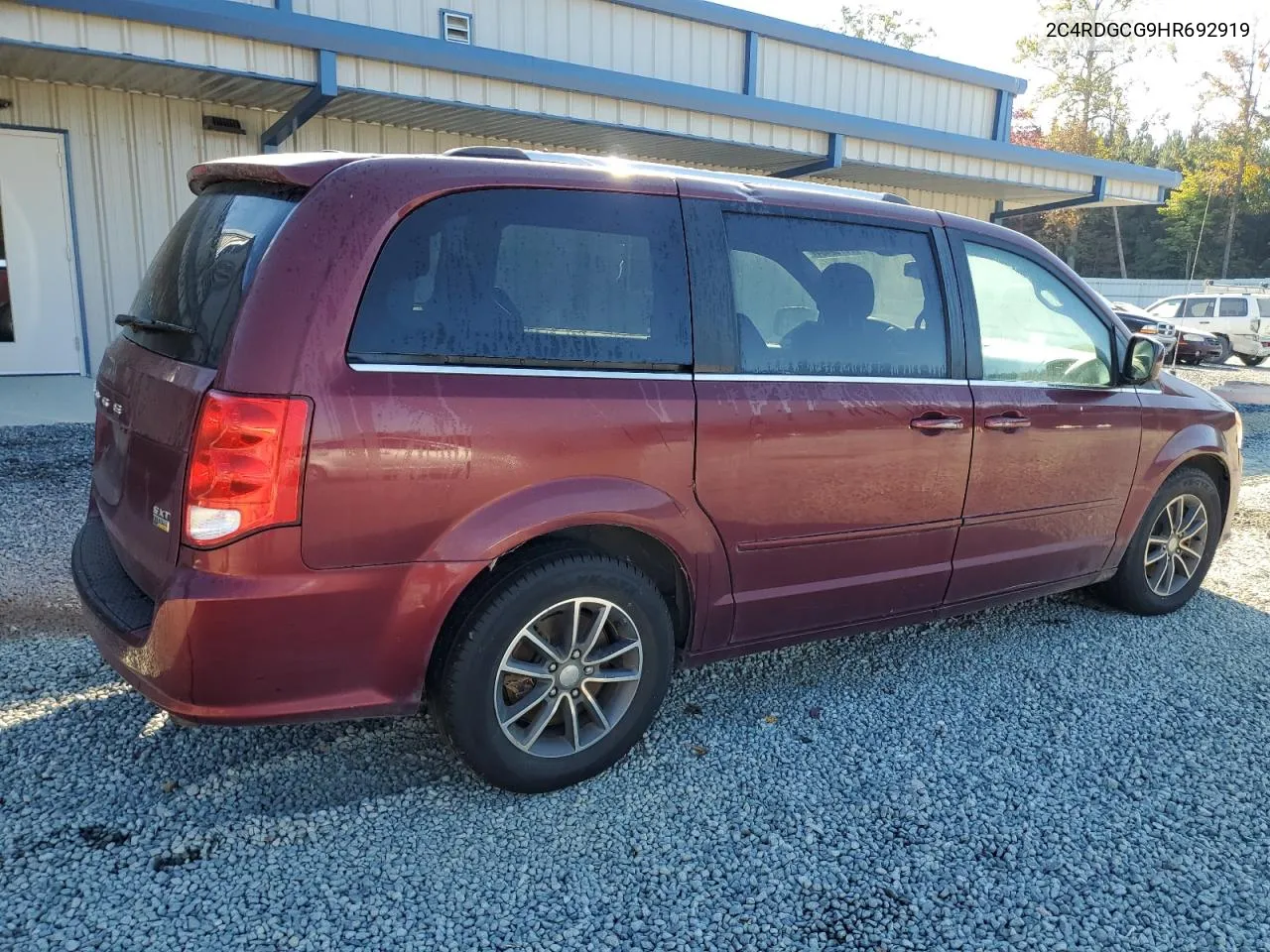 2C4RDGCG9HR692919 2017 Dodge Grand Caravan Sxt