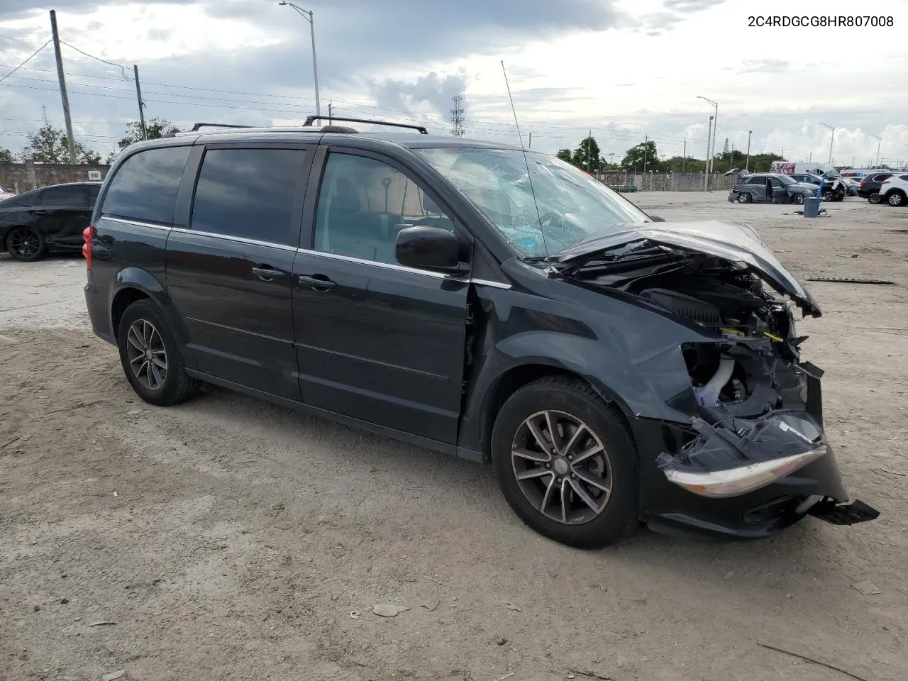 2C4RDGCG8HR807008 2017 Dodge Grand Caravan Sxt