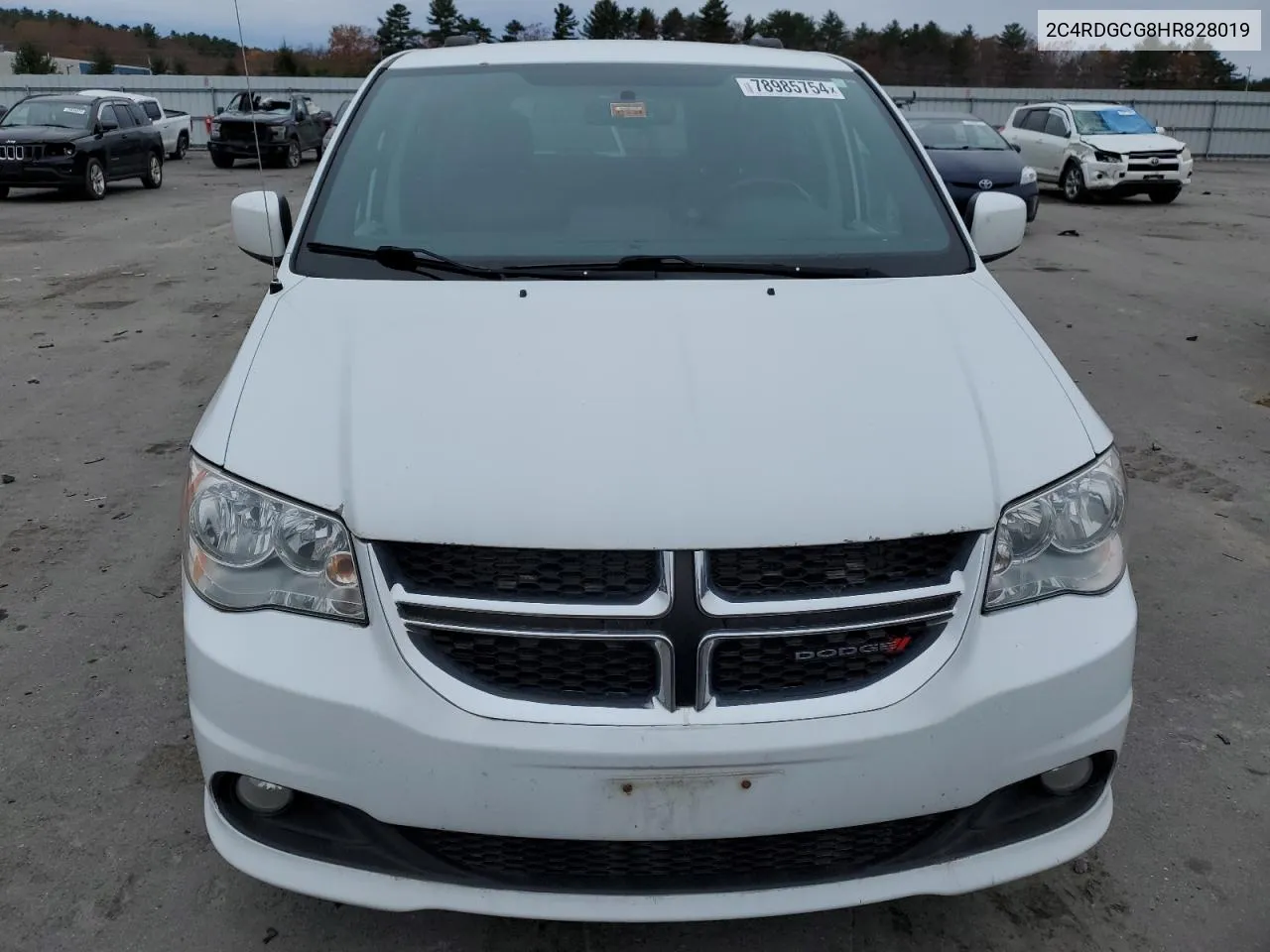 2C4RDGCG8HR828019 2017 Dodge Grand Caravan Sxt