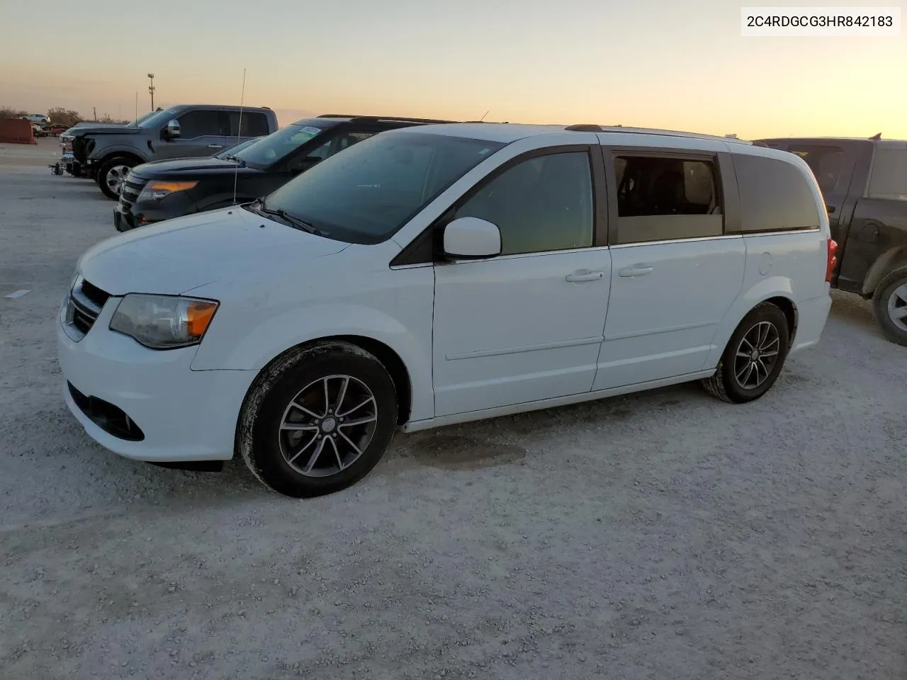 2017 Dodge Grand Caravan Sxt VIN: 2C4RDGCG3HR842183 Lot: 82062064