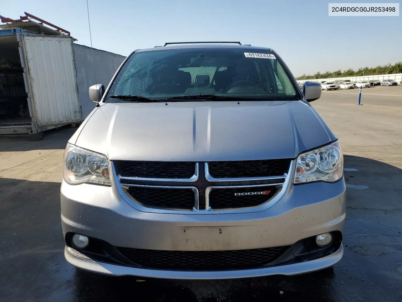 2C4RDGCG0JR253498 2018 Dodge Grand Caravan Sxt