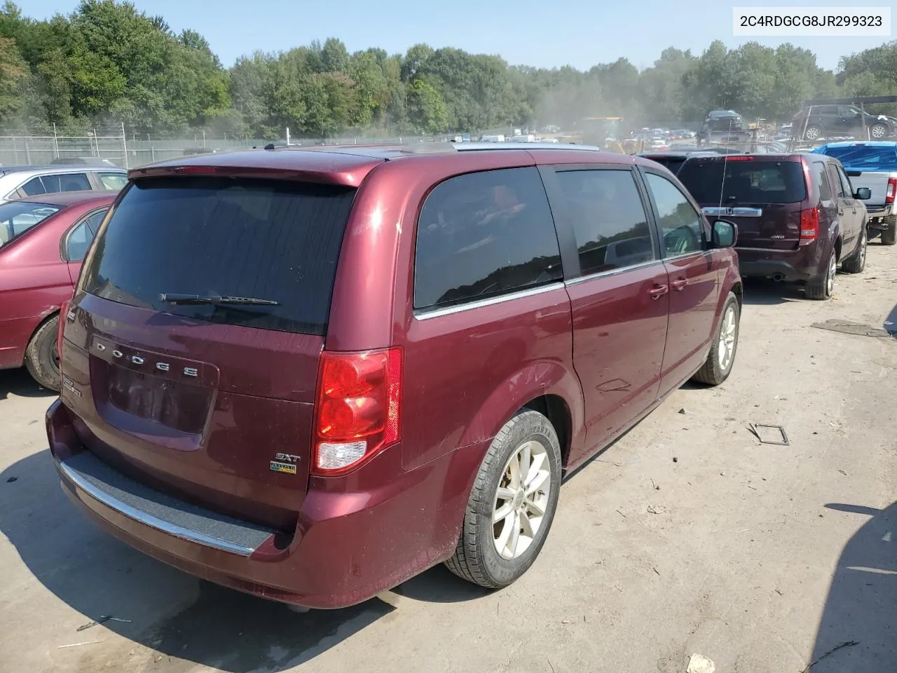 2C4RDGCG8JR299323 2018 Dodge Grand Caravan Sxt