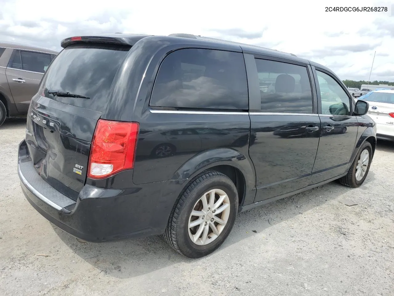 2C4RDGCG6JR268278 2018 Dodge Grand Caravan Sxt