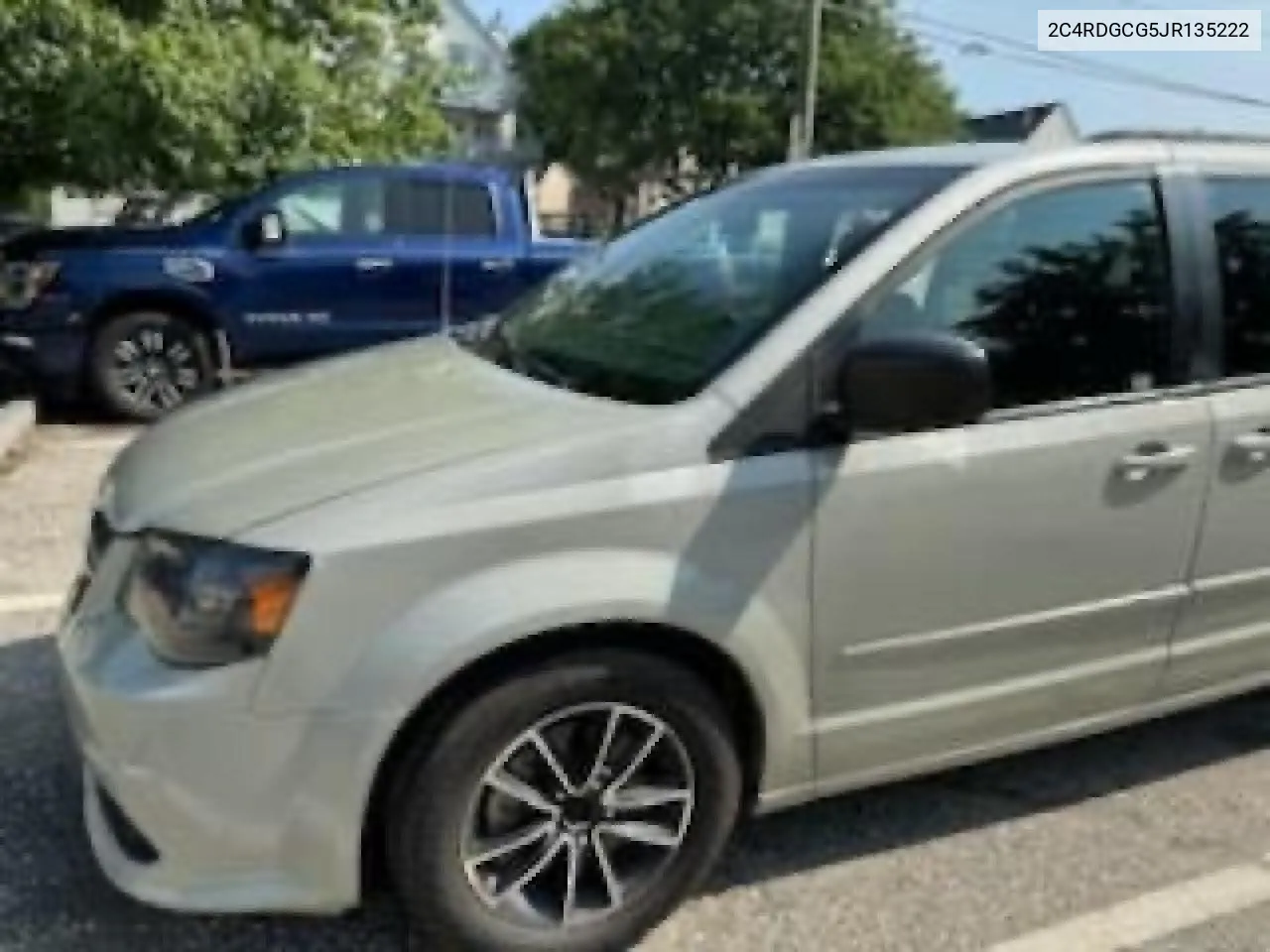 2018 Dodge Grand Caravan Sxt VIN: 2C4RDGCG5JR135222 Lot: 74755964