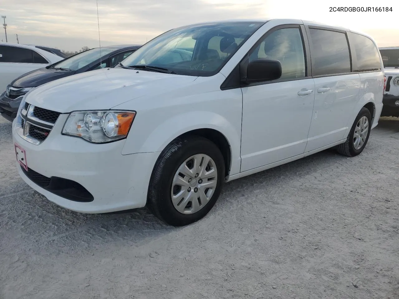 2C4RDGBG0JR166184 2018 Dodge Grand Caravan Se