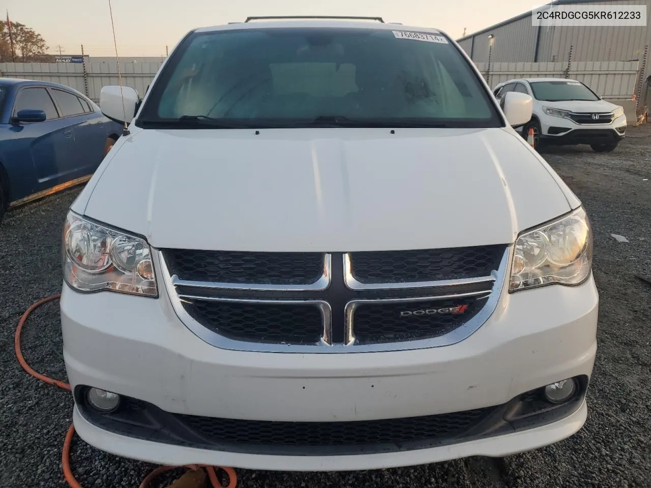 2019 Dodge Grand Caravan Sxt VIN: 2C4RDGCG5KR612233 Lot: 76683714