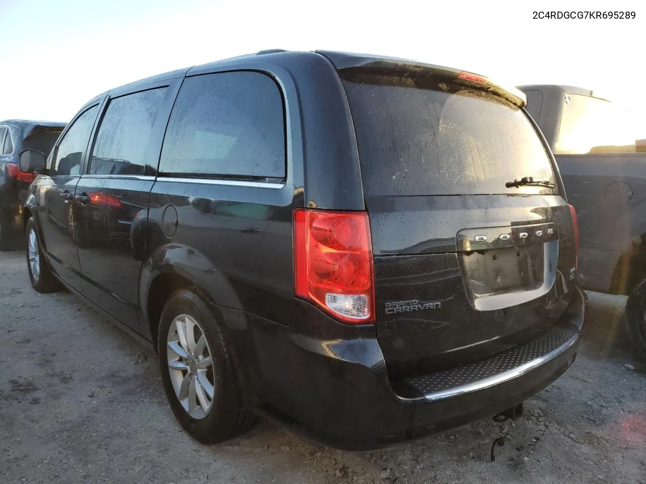 2019 Dodge Grand Caravan Sxt VIN: 2C4RDGCG7KR695289 Lot: 77045974