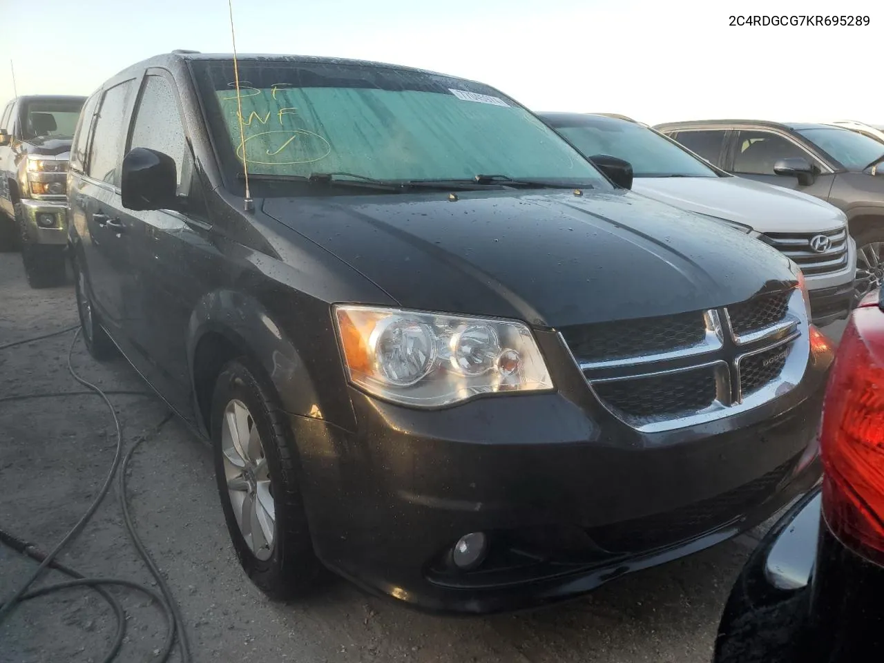 2019 Dodge Grand Caravan Sxt VIN: 2C4RDGCG7KR695289 Lot: 77045974