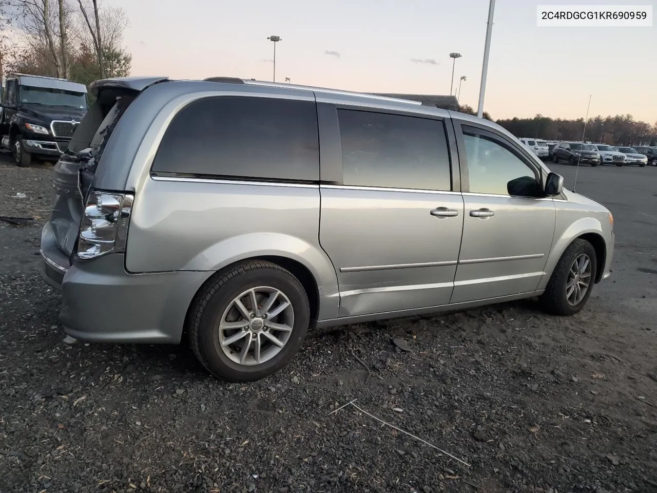 2019 Dodge Grand Caravan Sxt VIN: 2C4RDGCG1KR690959 Lot: 80001104