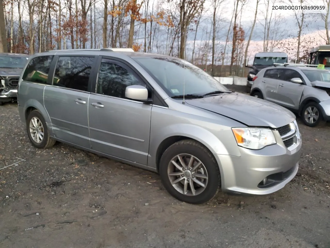 2019 Dodge Grand Caravan Sxt VIN: 2C4RDGCG1KR690959 Lot: 80001104