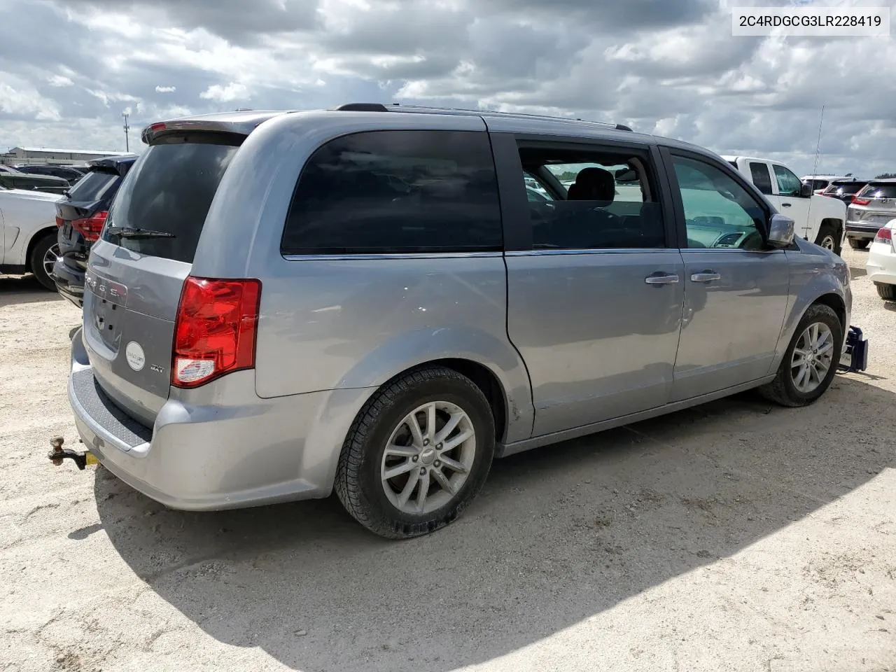 2C4RDGCG3LR228419 2020 Dodge Grand Caravan Sxt