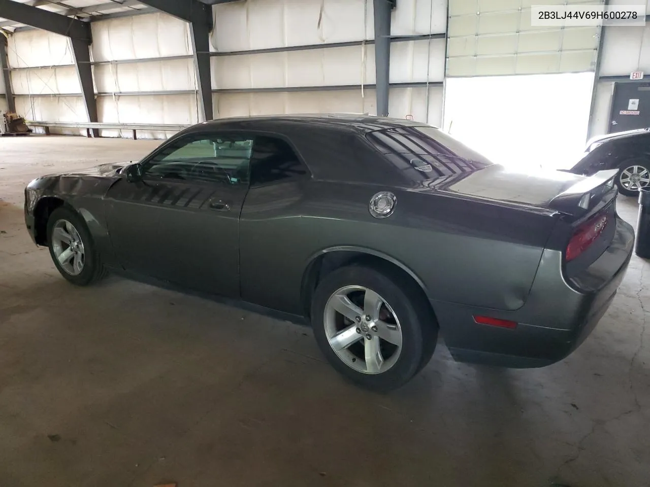 2B3LJ44V69H600278 2009 Dodge Challenger Se