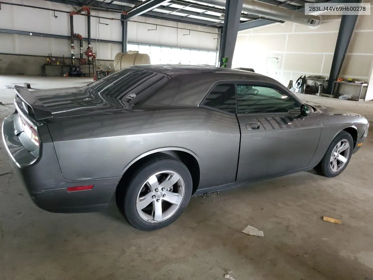 2B3LJ44V69H600278 2009 Dodge Challenger Se