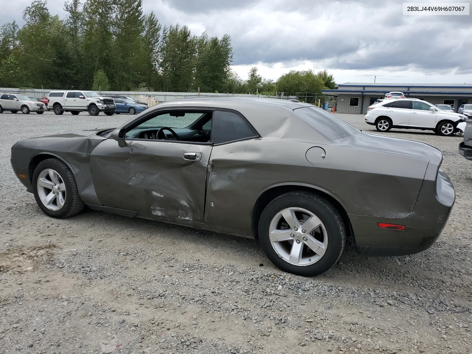 2009 Dodge Challenger Se VIN: 2B3LJ44V69H607067 Lot: 68578464