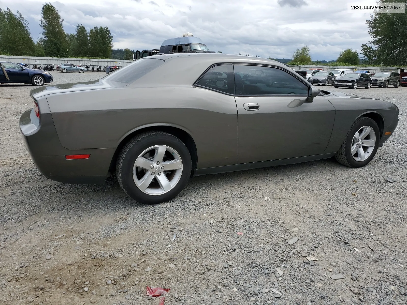 2009 Dodge Challenger Se VIN: 2B3LJ44V69H607067 Lot: 68578464