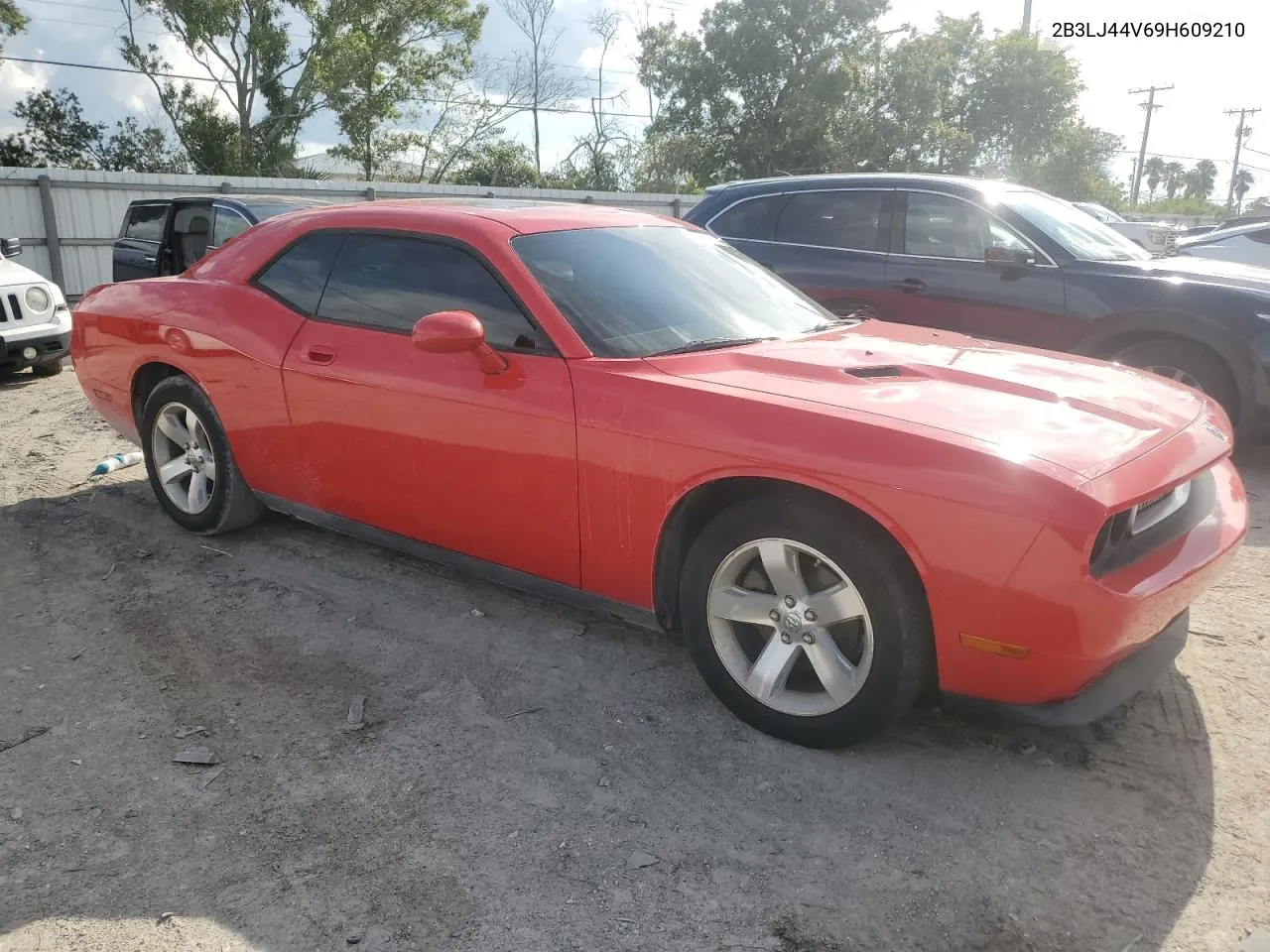 2009 Dodge Challenger Se VIN: 2B3LJ44V69H609210 Lot: 71123784