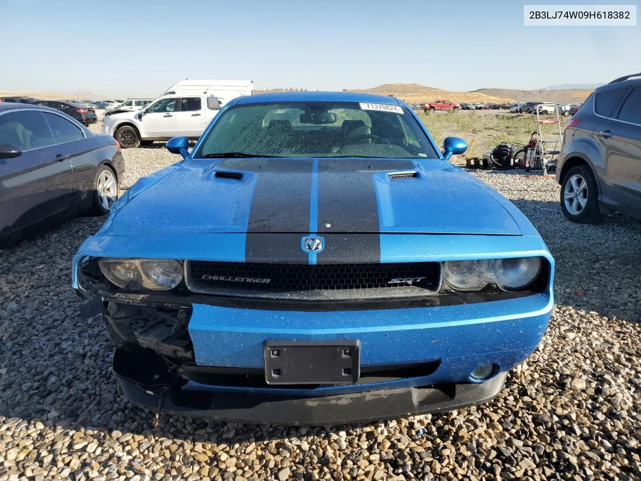 2009 Dodge Challenger Srt-8 VIN: 2B3LJ74W09H618382 Lot: 71370824